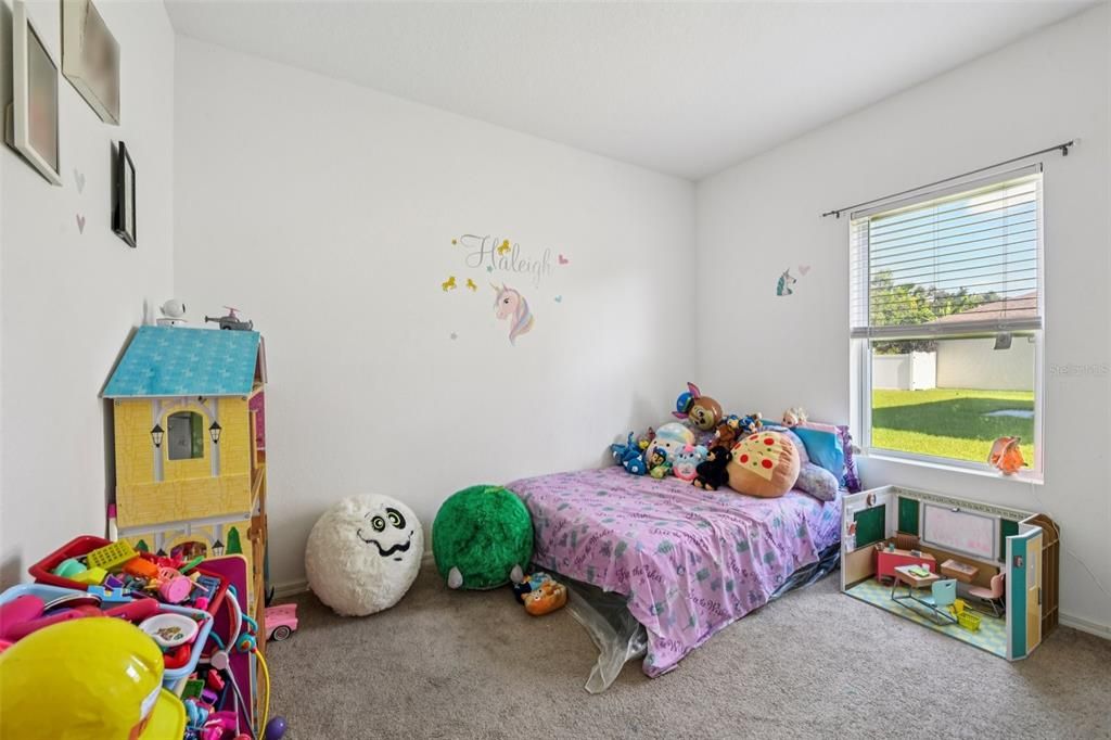 待售: $435,000 (4 贝兹, 2 浴室, 1926 平方英尺)