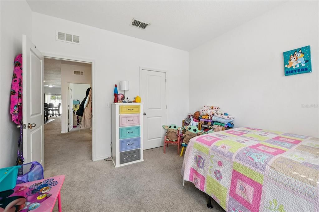 待售: $435,000 (4 贝兹, 2 浴室, 1926 平方英尺)