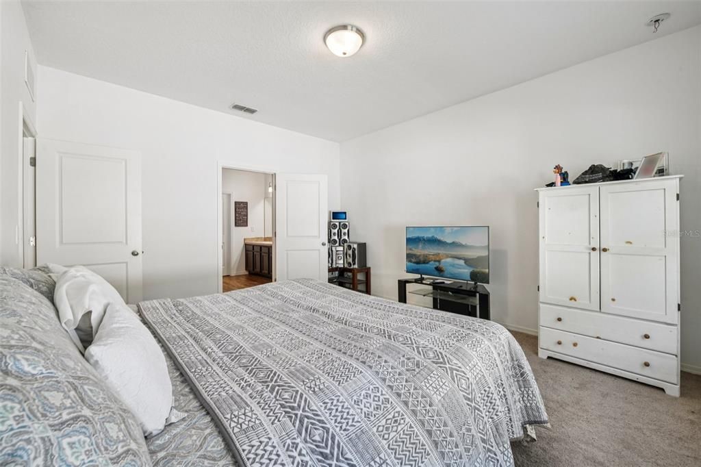 待售: $435,000 (4 贝兹, 2 浴室, 1926 平方英尺)