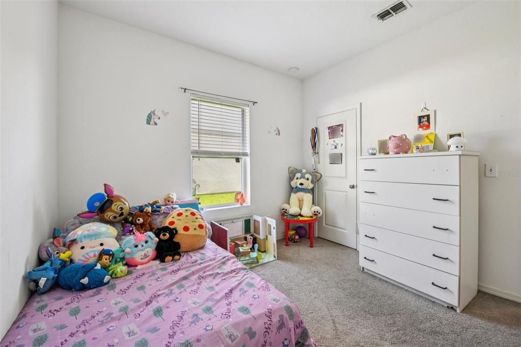 待售: $435,000 (4 贝兹, 2 浴室, 1926 平方英尺)