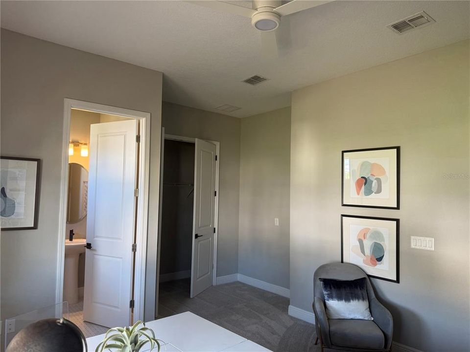 На продажу: $949,000 (5 спален, 4 ванн, 3517 Квадратных фут)