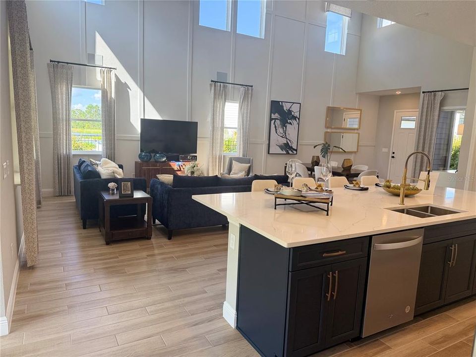 На продажу: $949,000 (5 спален, 4 ванн, 3517 Квадратных фут)