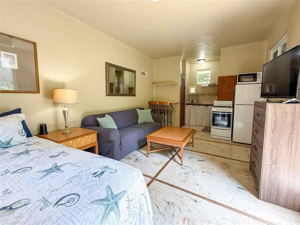 For Sale: $1,350,000 (15 beds, 12 baths, 8500 Square Feet)