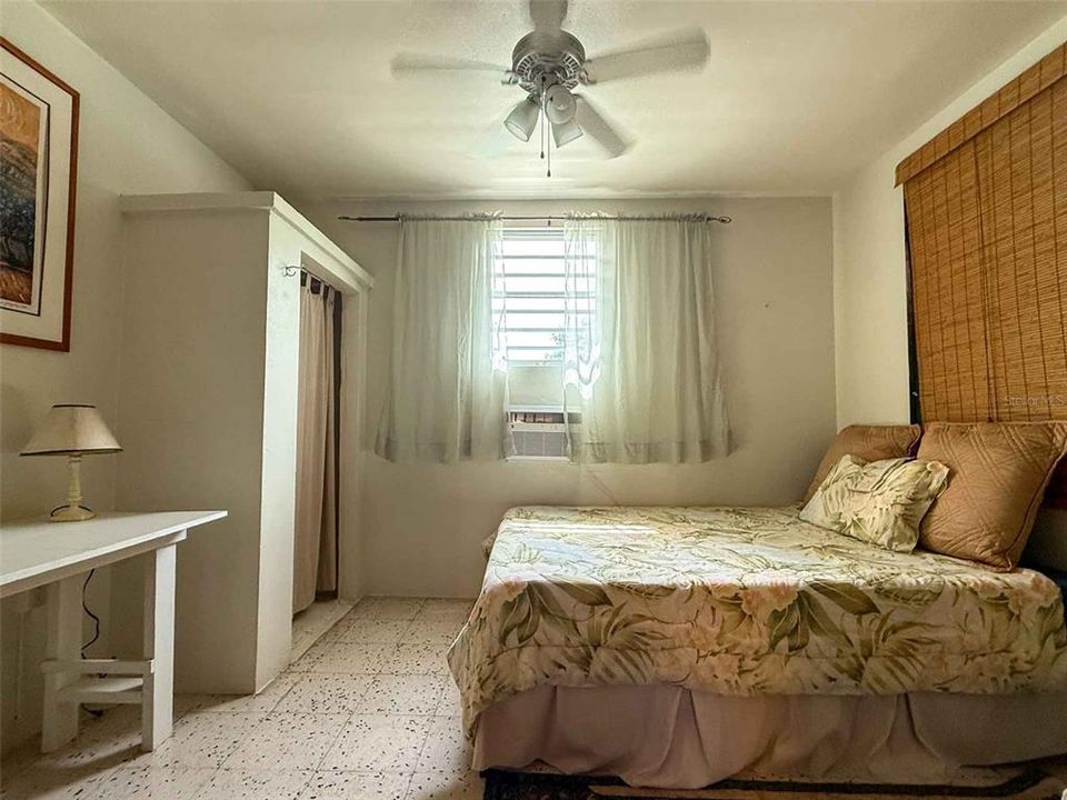 For Sale: $1,350,000 (15 beds, 12 baths, 8500 Square Feet)