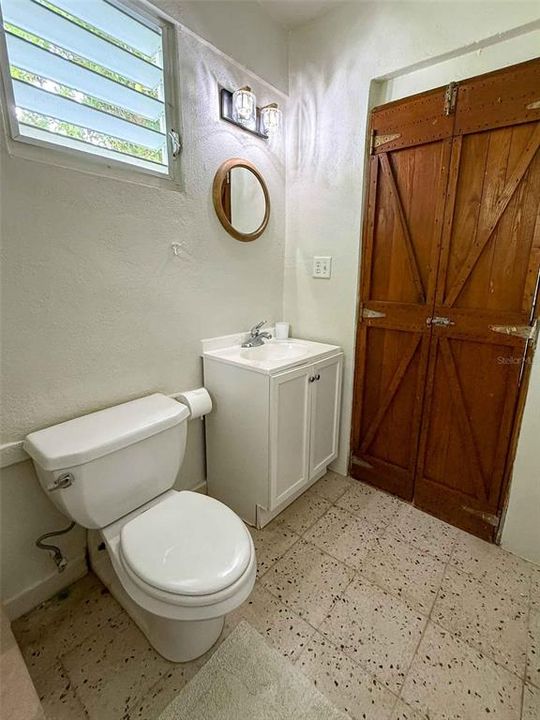 For Sale: $1,350,000 (15 beds, 12 baths, 8500 Square Feet)