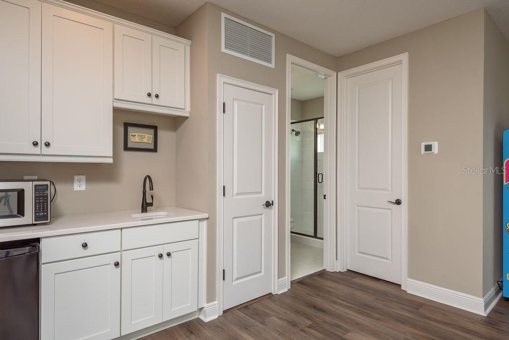 For Sale: $725,000 (4 beds, 4 baths, 3083 Square Feet)