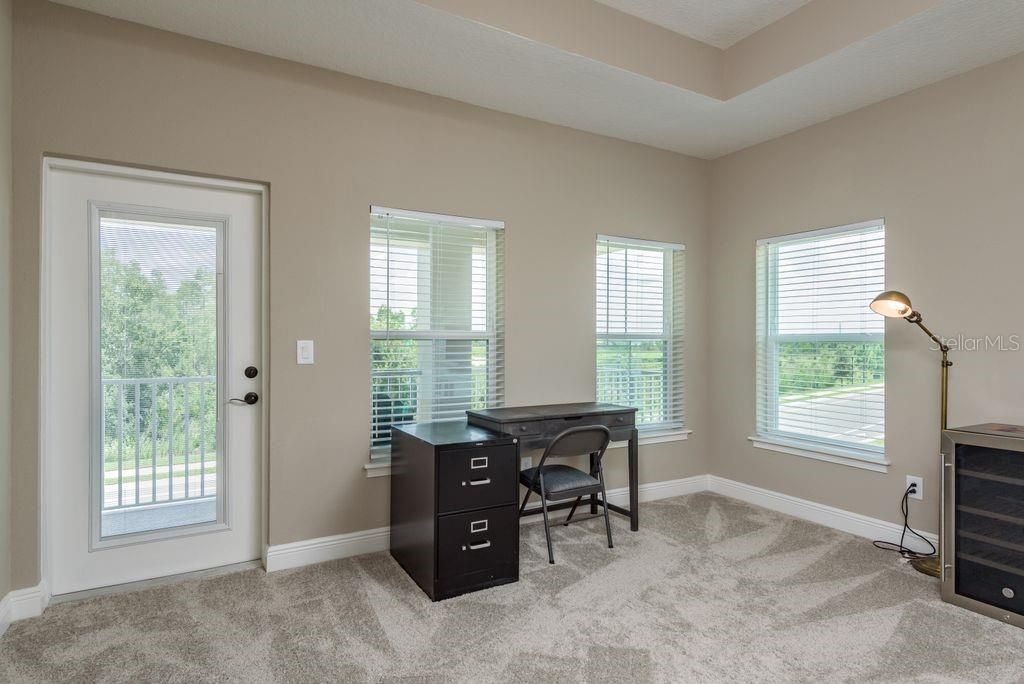 For Sale: $725,000 (4 beds, 4 baths, 3083 Square Feet)