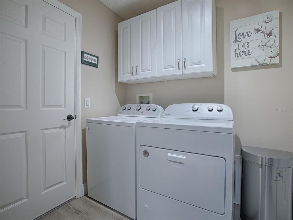 Active With Contract: $279,000 (2 beds, 2 baths, 1168 Square Feet)