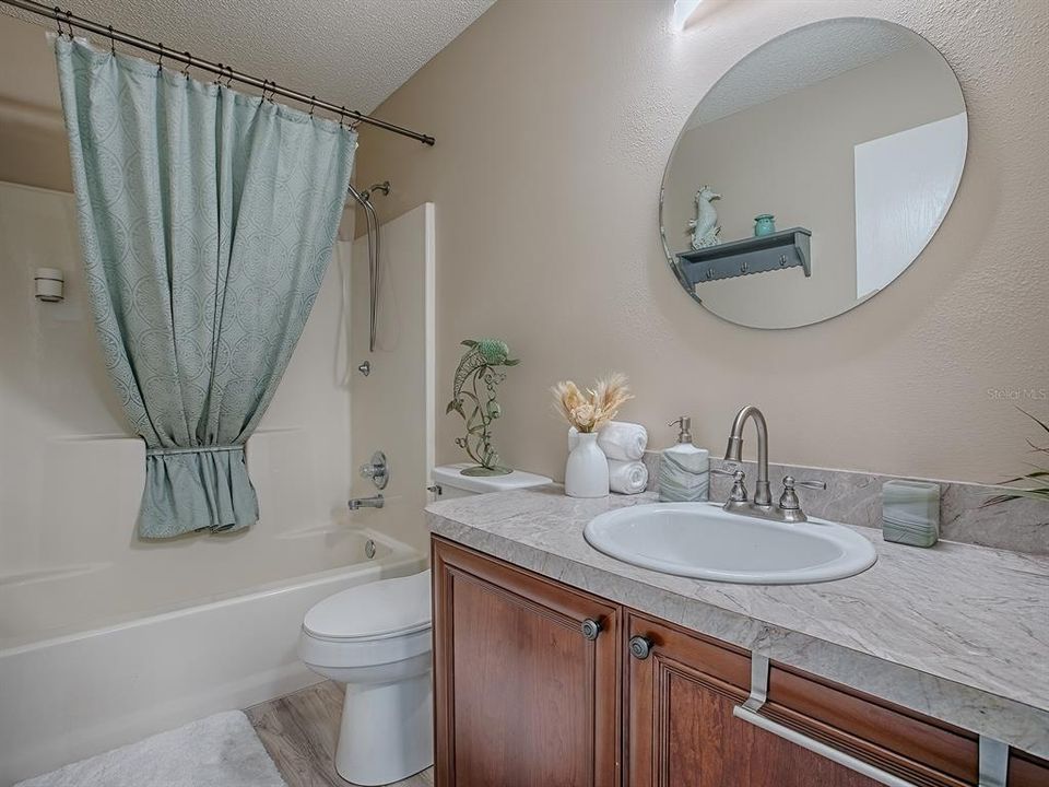 Active With Contract: $279,000 (2 beds, 2 baths, 1168 Square Feet)