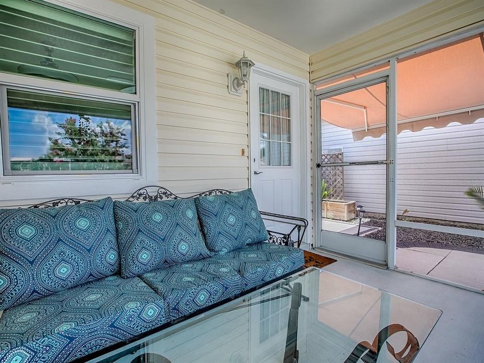 Active With Contract: $279,000 (2 beds, 2 baths, 1168 Square Feet)