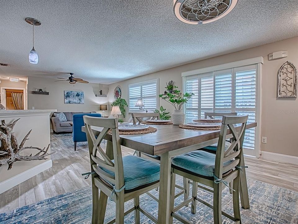 Active With Contract: $279,000 (2 beds, 2 baths, 1168 Square Feet)