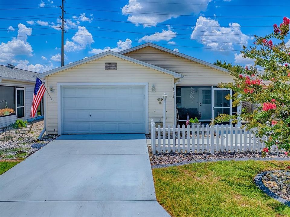 Active With Contract: $279,000 (2 beds, 2 baths, 1168 Square Feet)