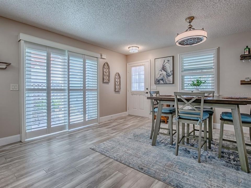 Active With Contract: $279,000 (2 beds, 2 baths, 1168 Square Feet)