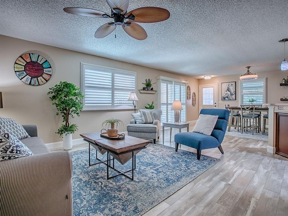 Active With Contract: $279,000 (2 beds, 2 baths, 1168 Square Feet)