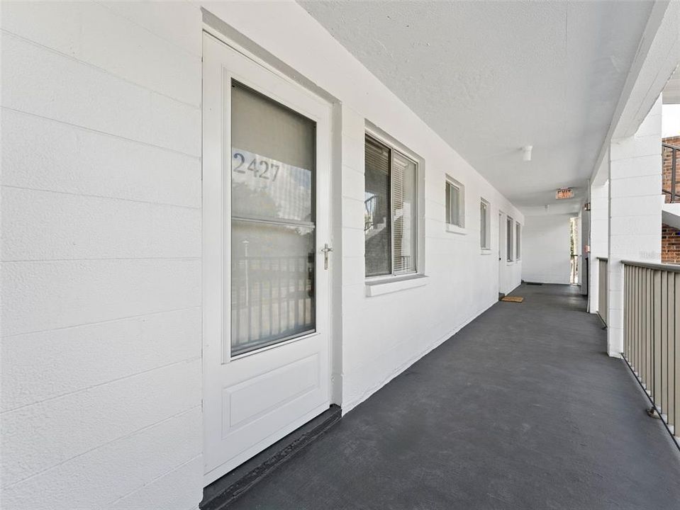 Под контрактом: $83,000 (1 спален, 1 ванн, 576 Квадратных фут)