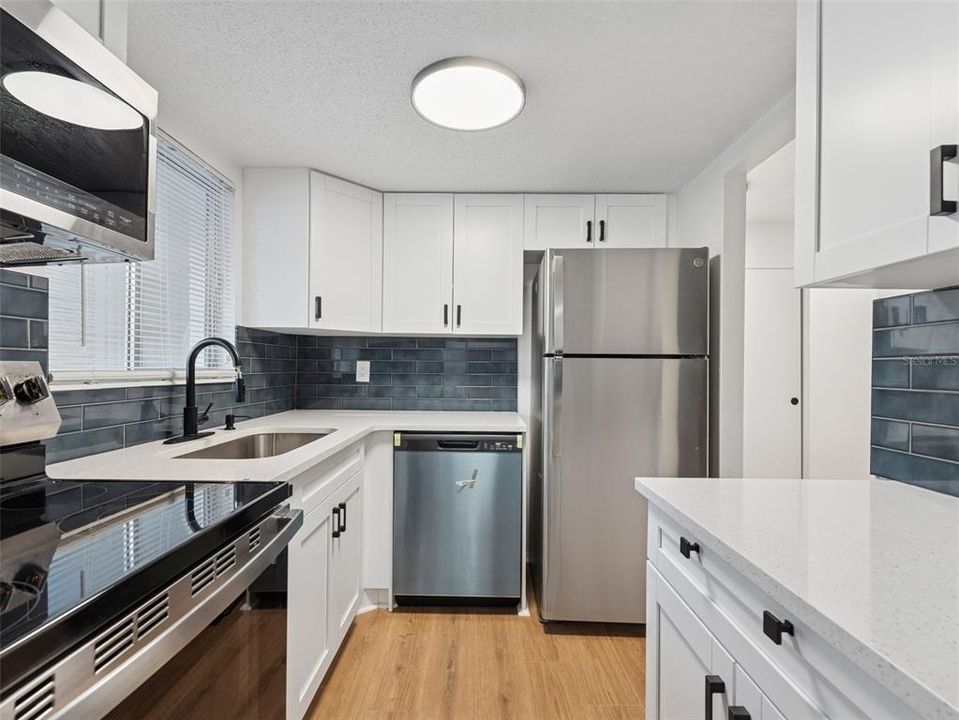 Под контрактом: $83,000 (1 спален, 1 ванн, 576 Квадратных фут)