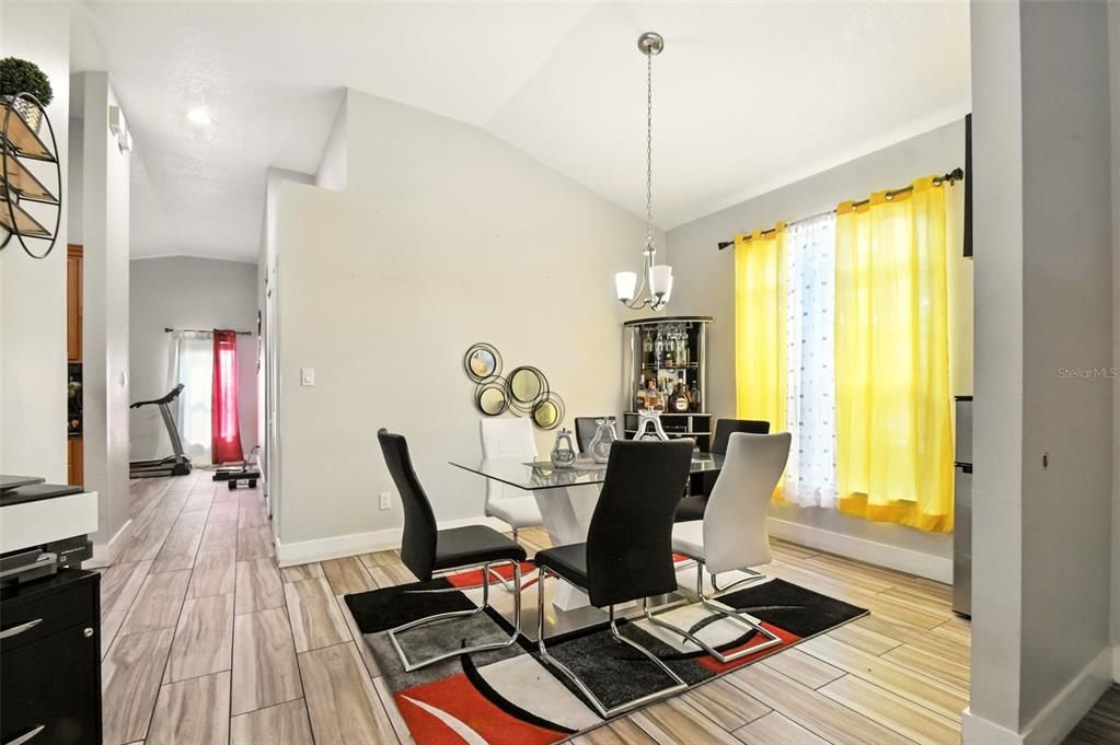 待售: $369,900 (3 贝兹, 2 浴室, 1699 平方英尺)