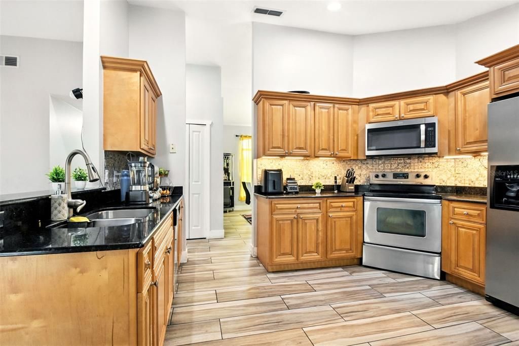 待售: $369,900 (3 贝兹, 2 浴室, 1699 平方英尺)