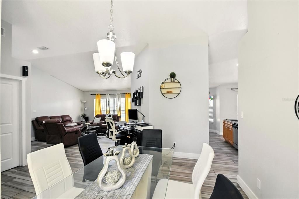 待售: $369,900 (3 贝兹, 2 浴室, 1699 平方英尺)