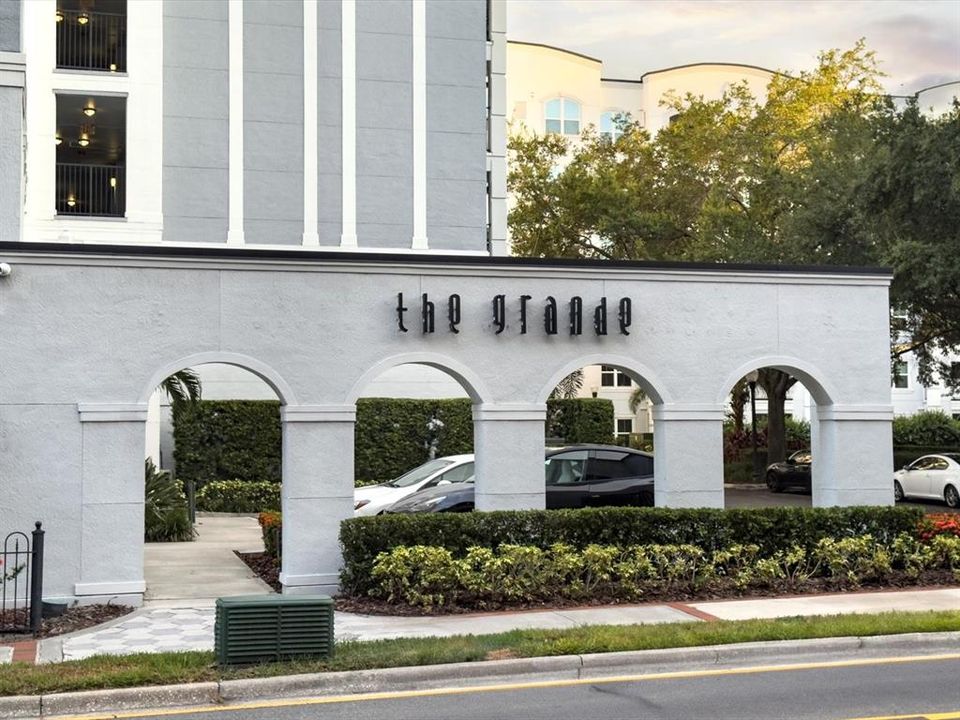 For Sale: $175,000 (1 beds, 1 baths, 667 Square Feet)