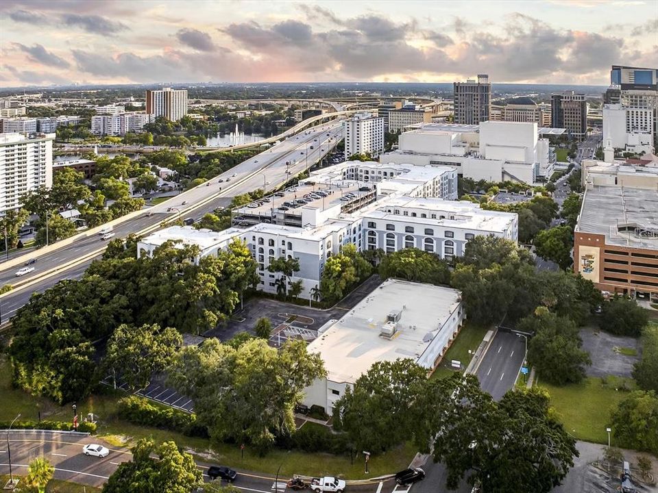 For Sale: $175,000 (1 beds, 1 baths, 667 Square Feet)