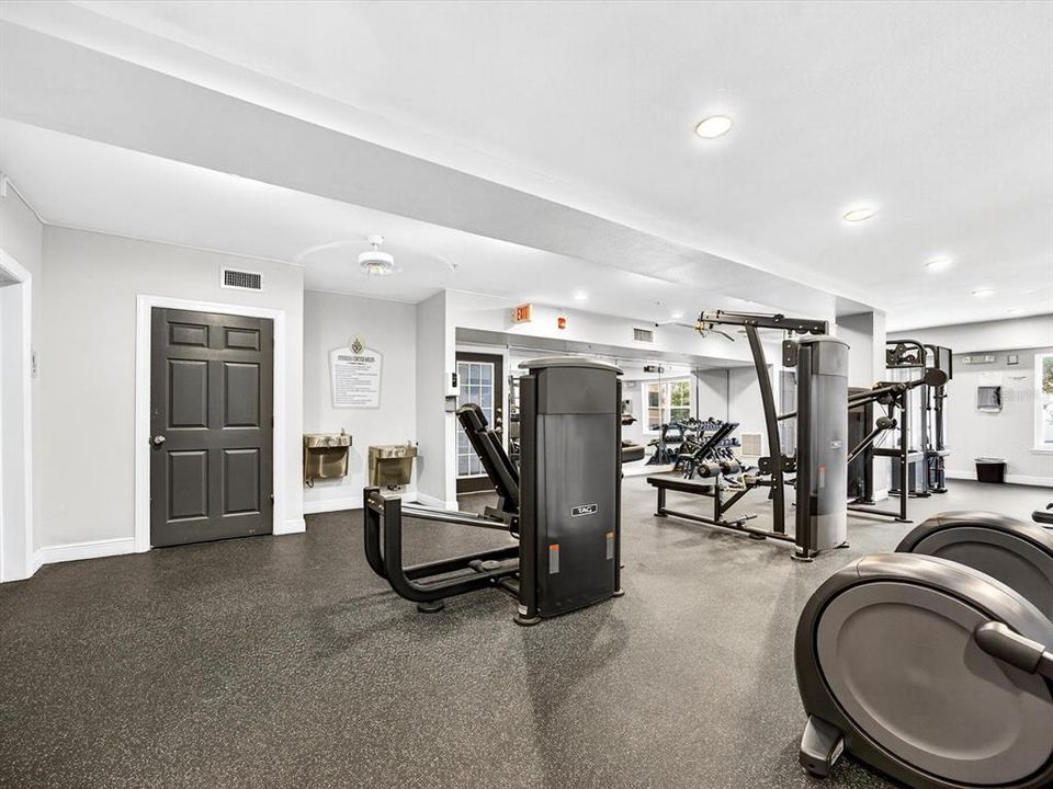 For Sale: $175,000 (1 beds, 1 baths, 667 Square Feet)