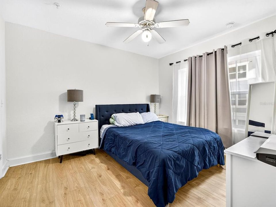 For Sale: $175,000 (1 beds, 1 baths, 667 Square Feet)