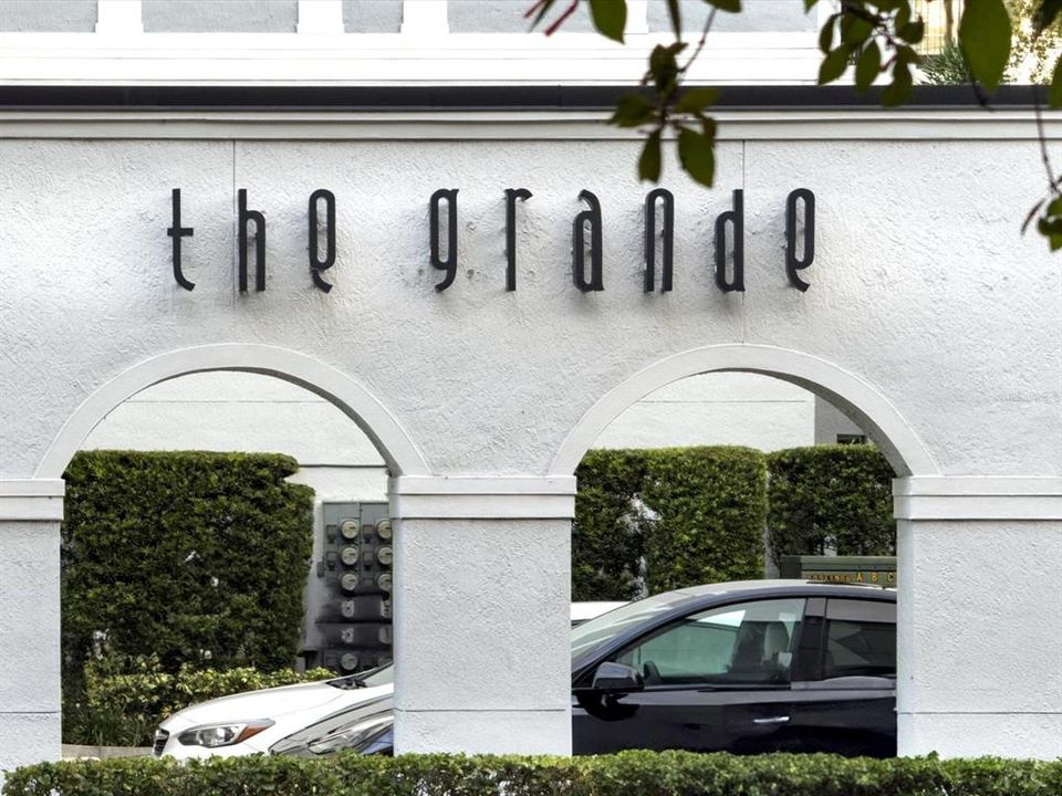 For Sale: $175,000 (1 beds, 1 baths, 667 Square Feet)