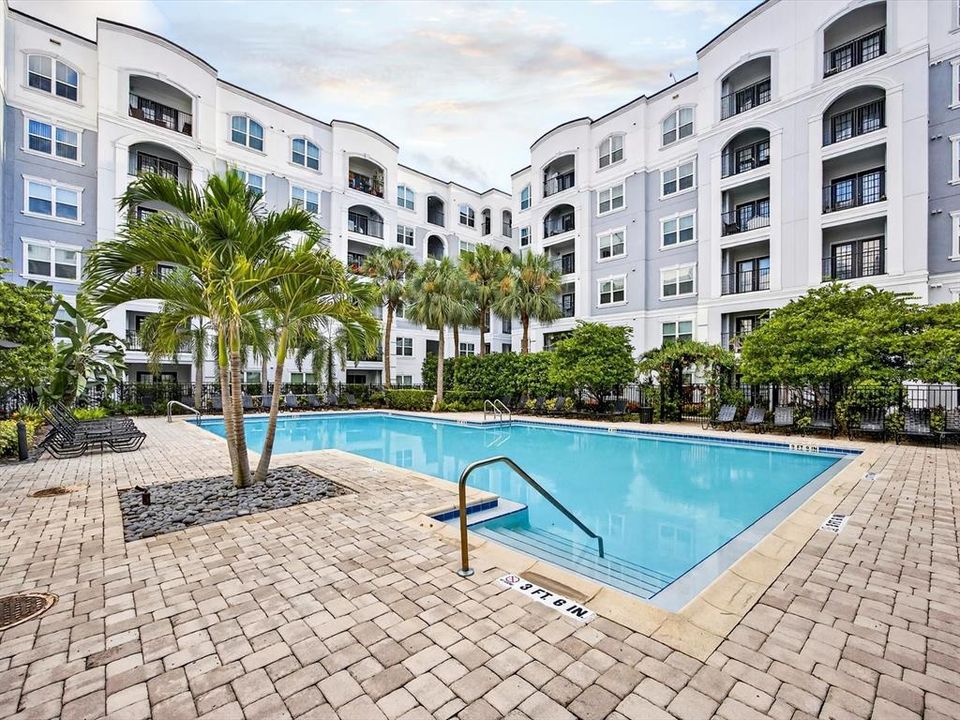 For Sale: $175,000 (1 beds, 1 baths, 667 Square Feet)