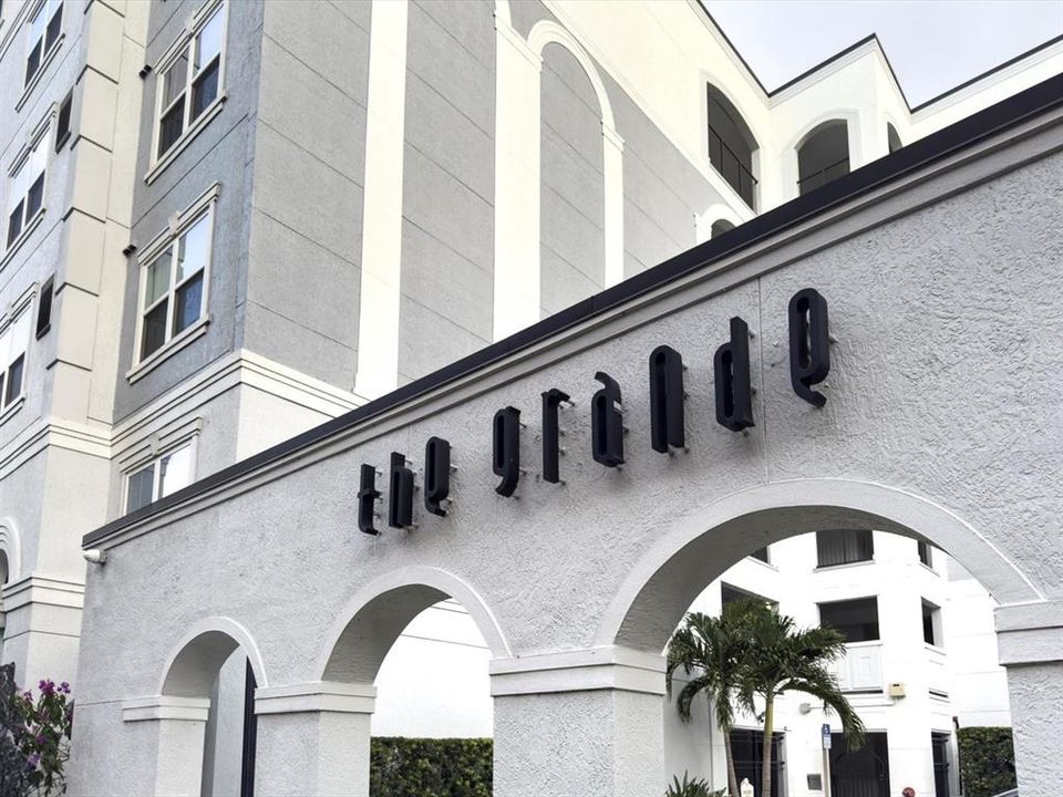 For Sale: $175,000 (1 beds, 1 baths, 667 Square Feet)