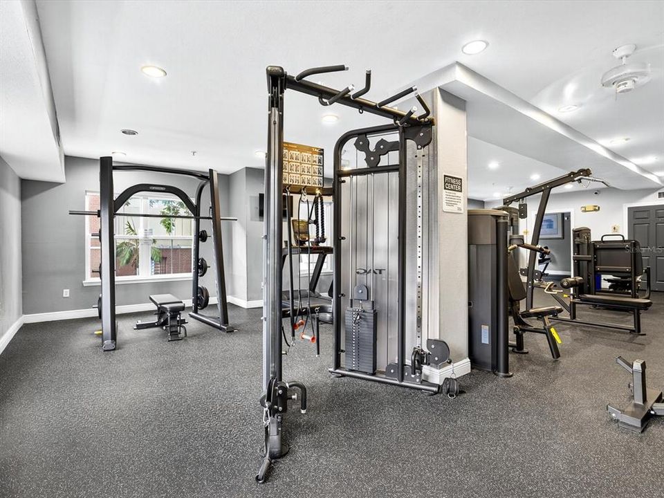 For Sale: $175,000 (1 beds, 1 baths, 667 Square Feet)