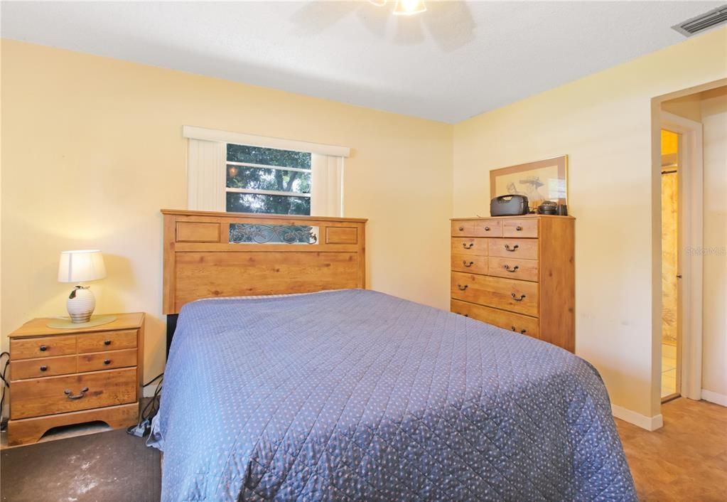 На продажу: $280,000 (2 спален, 2 ванн, 1205 Квадратных фут)