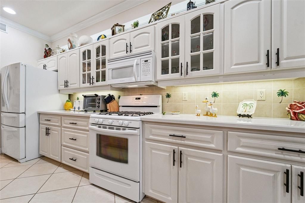 Activo con contrato: $474,900 (3 camas, 2 baños, 2307 Pies cuadrados)