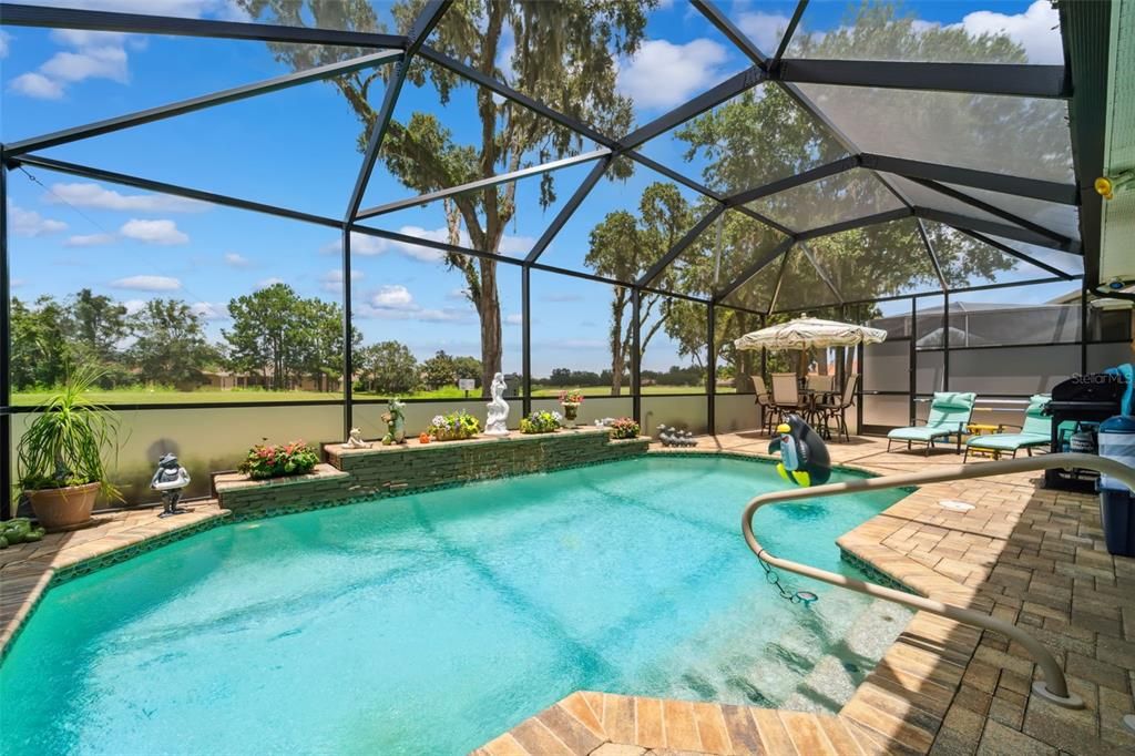 Activo con contrato: $474,900 (3 camas, 2 baños, 2307 Pies cuadrados)