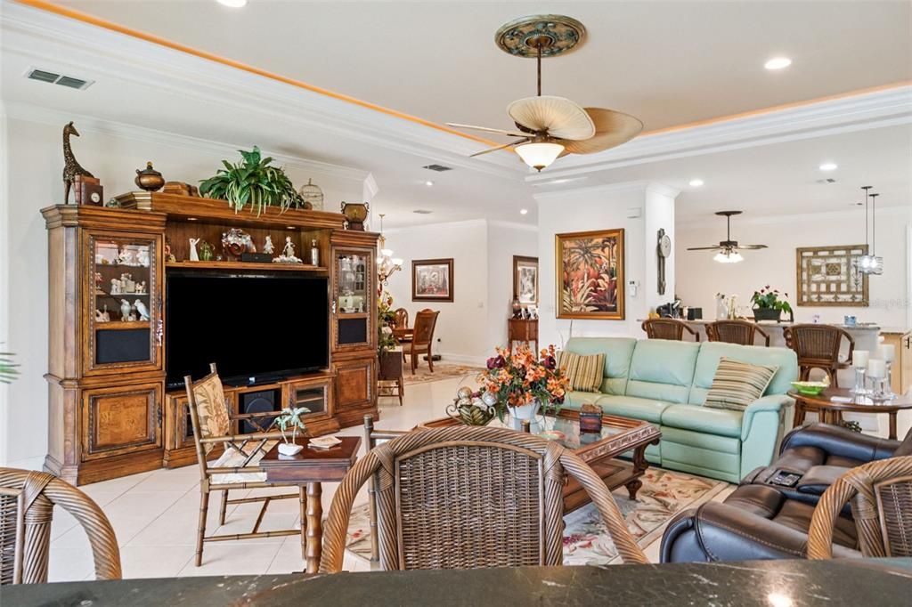 Activo con contrato: $474,900 (3 camas, 2 baños, 2307 Pies cuadrados)