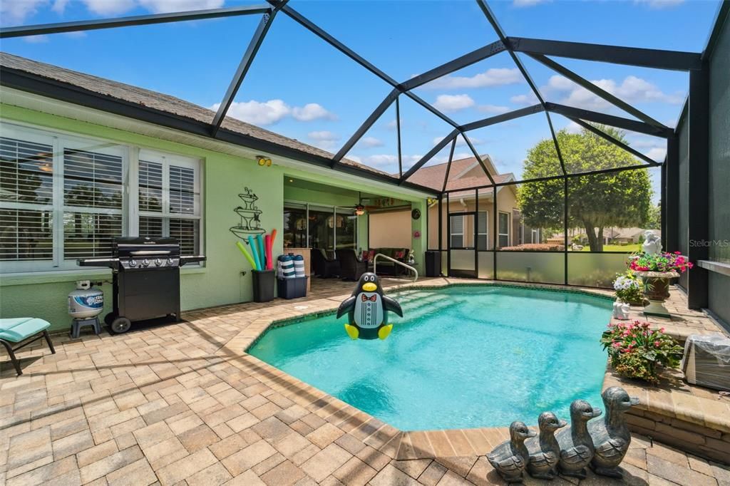 Activo con contrato: $474,900 (3 camas, 2 baños, 2307 Pies cuadrados)