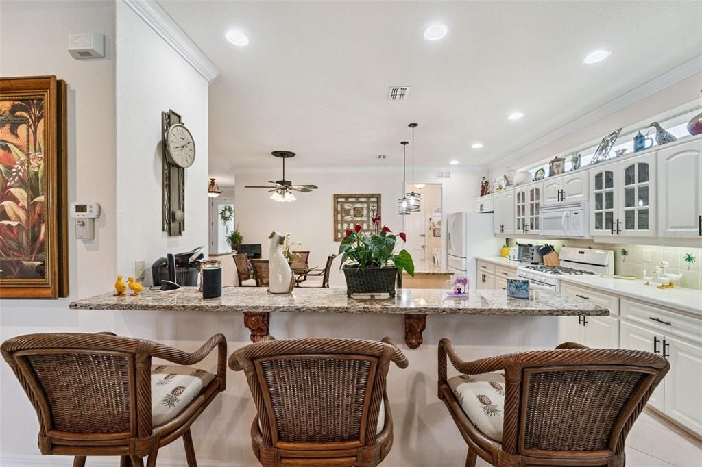 Activo con contrato: $474,900 (3 camas, 2 baños, 2307 Pies cuadrados)