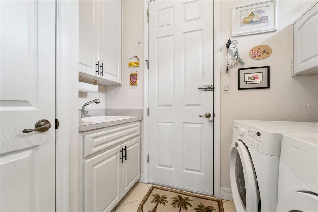 Activo con contrato: $474,900 (3 camas, 2 baños, 2307 Pies cuadrados)