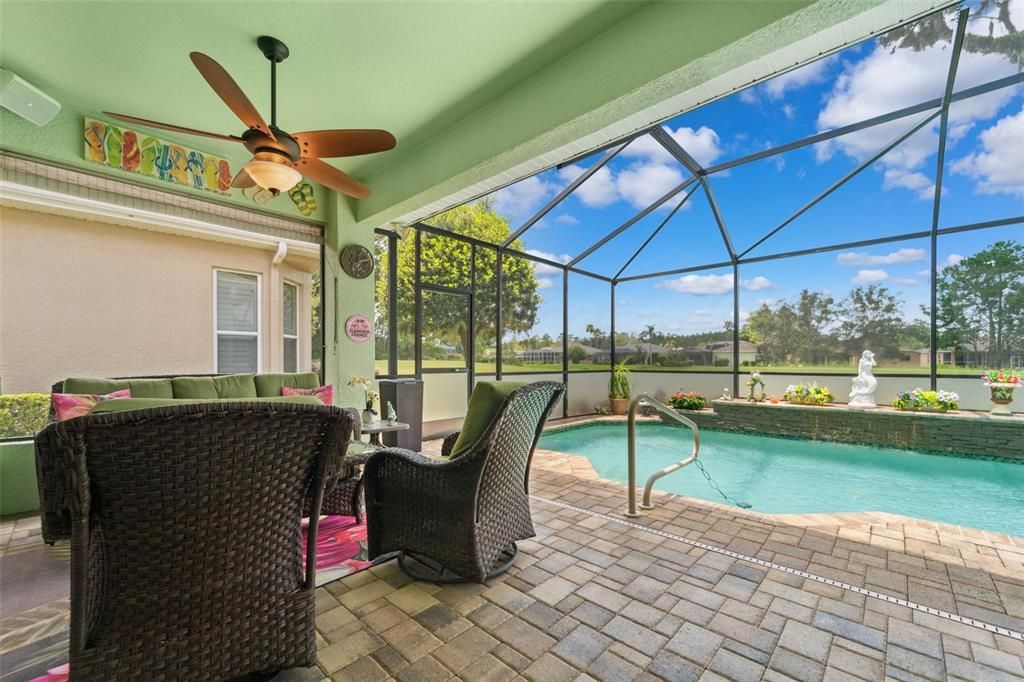 Activo con contrato: $474,900 (3 camas, 2 baños, 2307 Pies cuadrados)