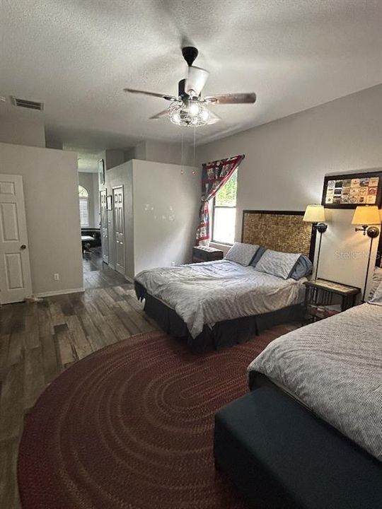 For Sale: $830,000 (4 beds, 2 baths, 2954 Square Feet)