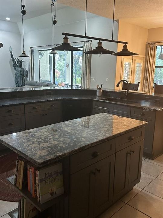 For Sale: $830,000 (4 beds, 2 baths, 2954 Square Feet)