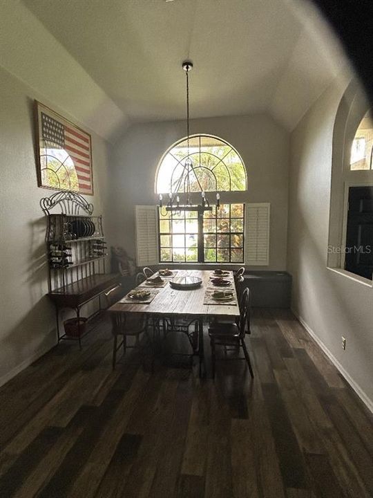 For Sale: $830,000 (4 beds, 2 baths, 2954 Square Feet)