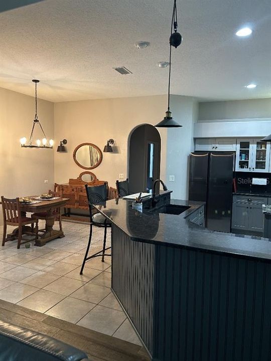 For Sale: $830,000 (4 beds, 2 baths, 2954 Square Feet)