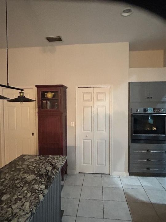 For Sale: $830,000 (4 beds, 2 baths, 2954 Square Feet)