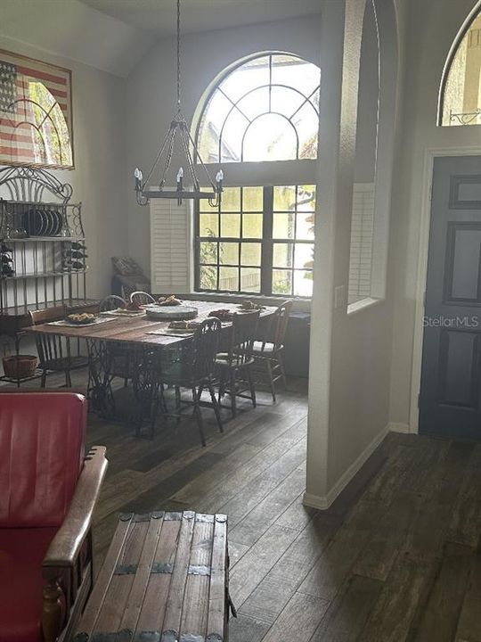 For Sale: $830,000 (4 beds, 2 baths, 2954 Square Feet)