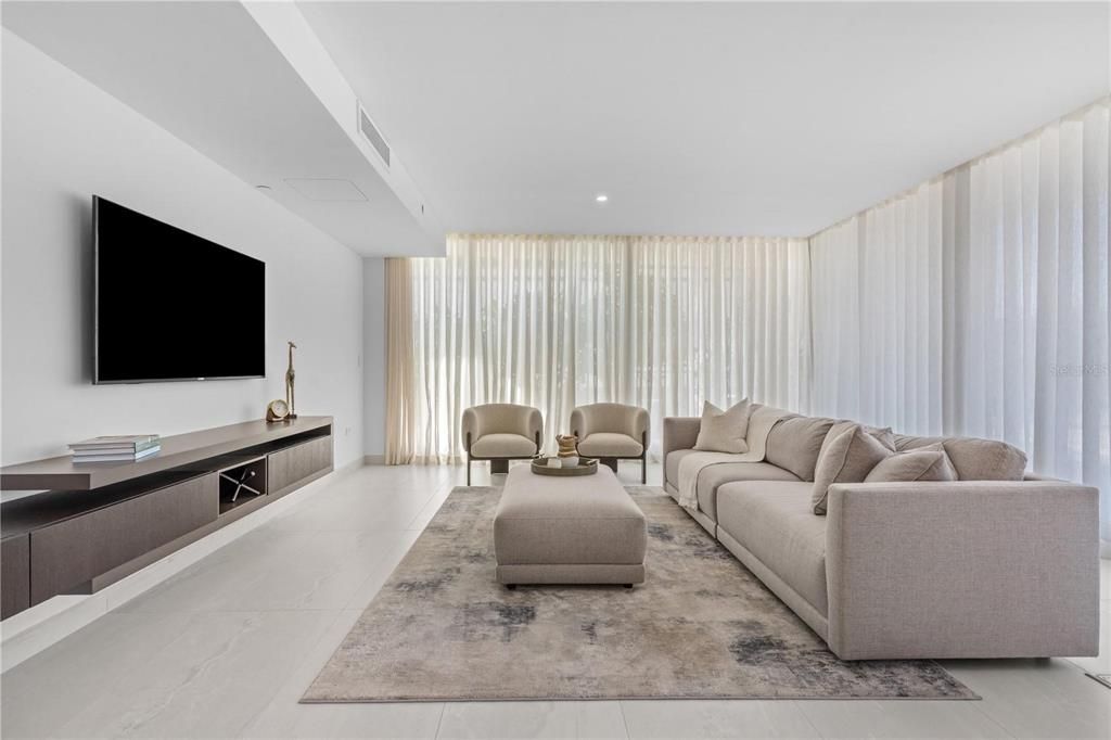 For Sale: $2,495,000 (3 beds, 3 baths, 2740 Square Feet)