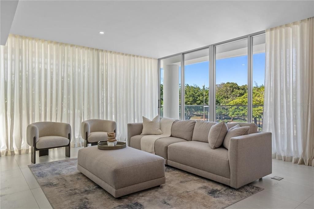 For Sale: $2,495,000 (3 beds, 3 baths, 2740 Square Feet)