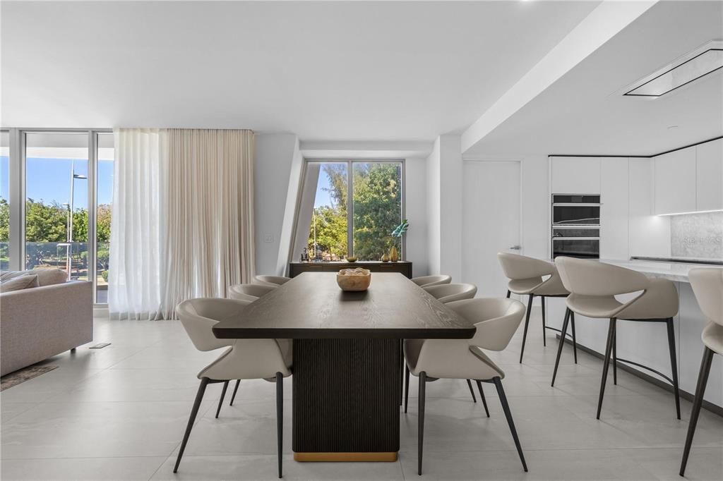 For Sale: $2,495,000 (3 beds, 3 baths, 2740 Square Feet)