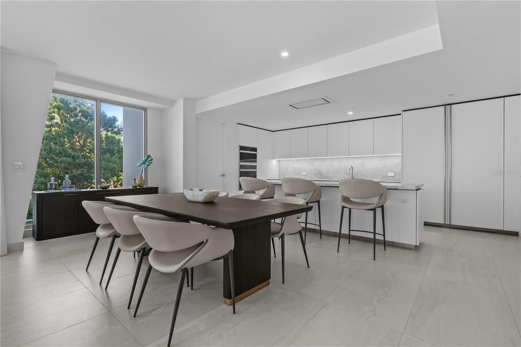 For Sale: $2,495,000 (3 beds, 3 baths, 2740 Square Feet)