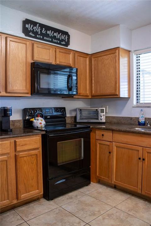 En Venta: $199,900 (4 camas, 2 baños, 1730 Pies cuadrados)